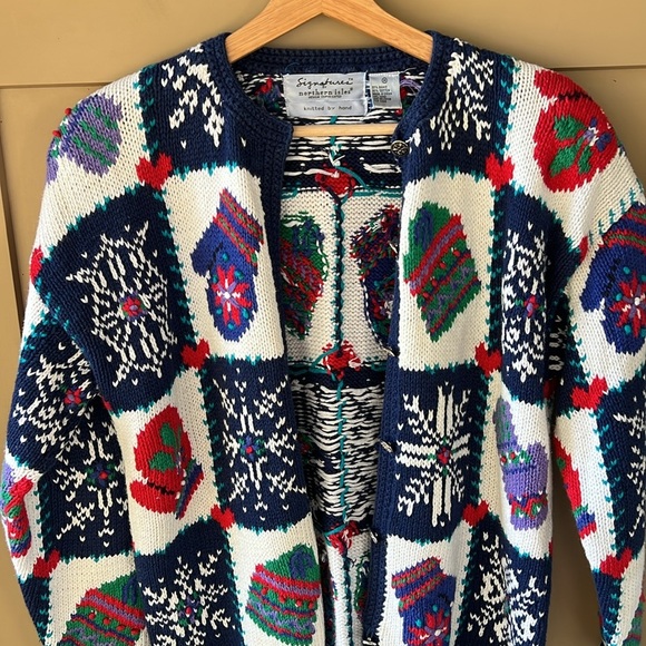 Signatures by Northern Isles Hand Knitted Winter Themed Cardigan Chunky Cardigan - Picture 2 of 10